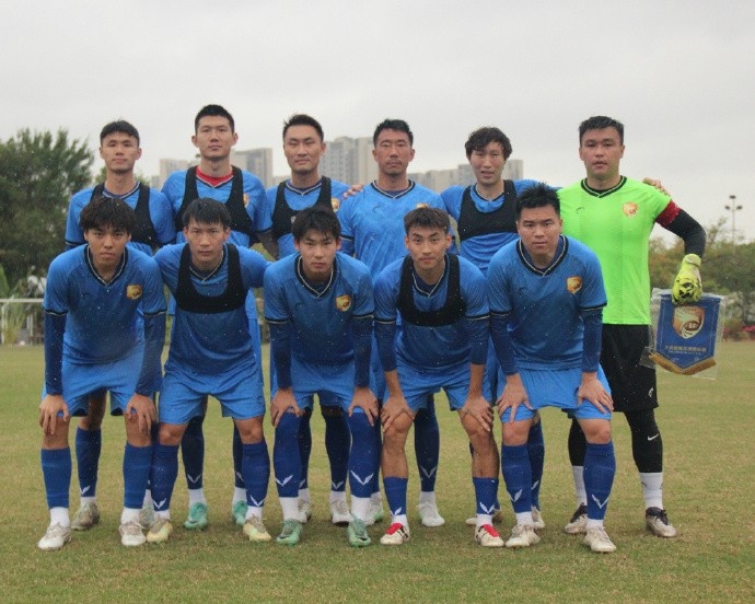 穆謝奎連入兩球?qū)⒈确帜孓D(zhuǎn)，大連鯤城2-1戰(zhàn)勝山西崇德榮海