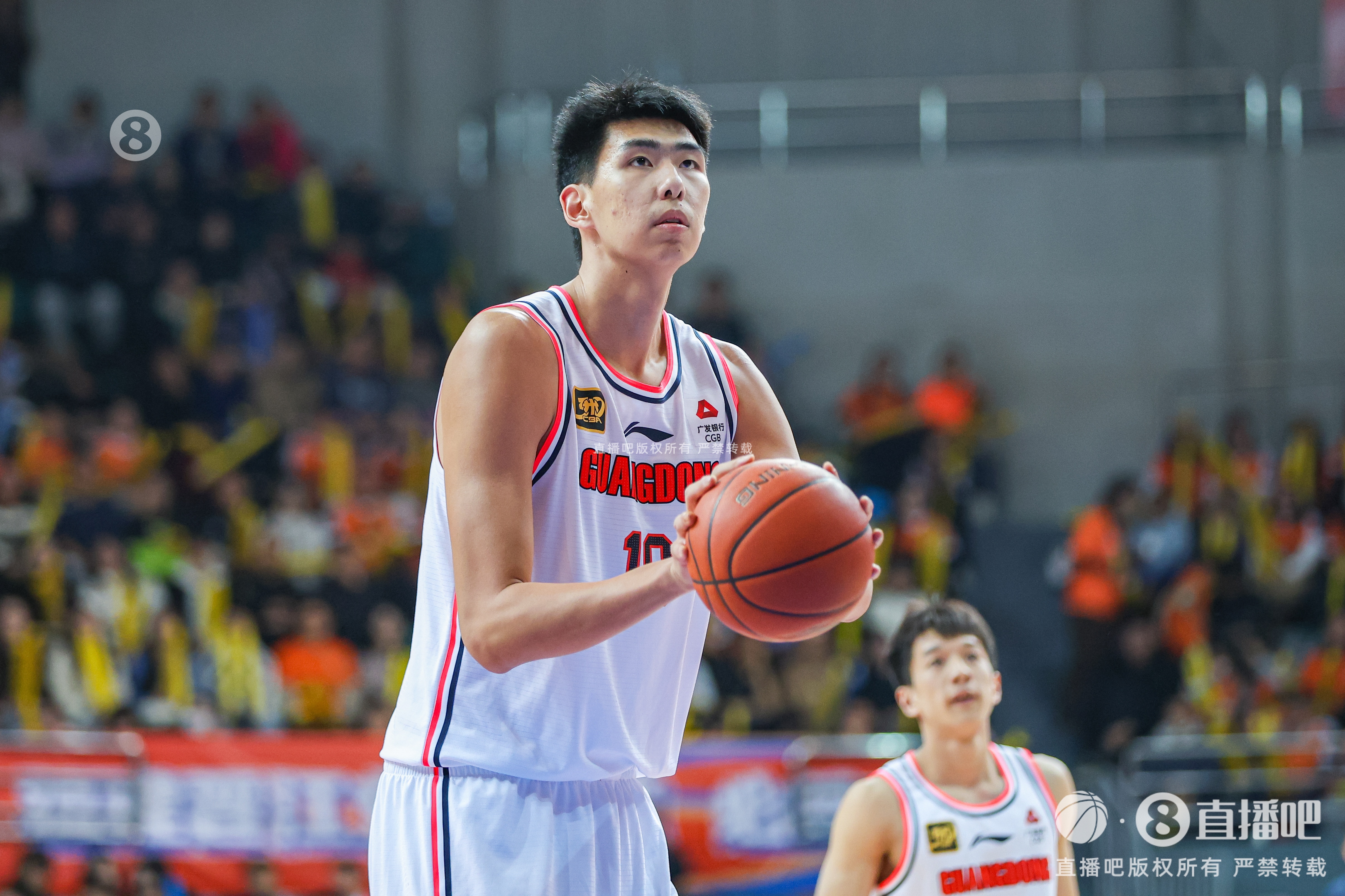 扣爽了！徐昕7中5得到15分8板 罰球7中5